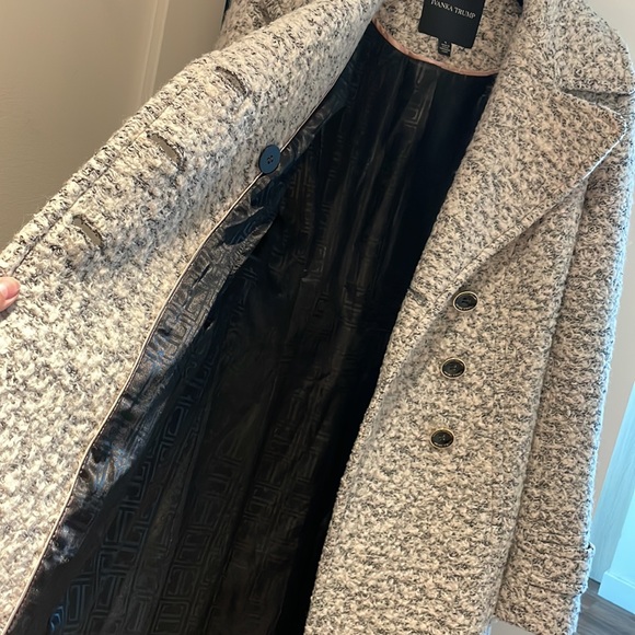 Ivanka Heavy Wool Coat - Picture 11 of 12